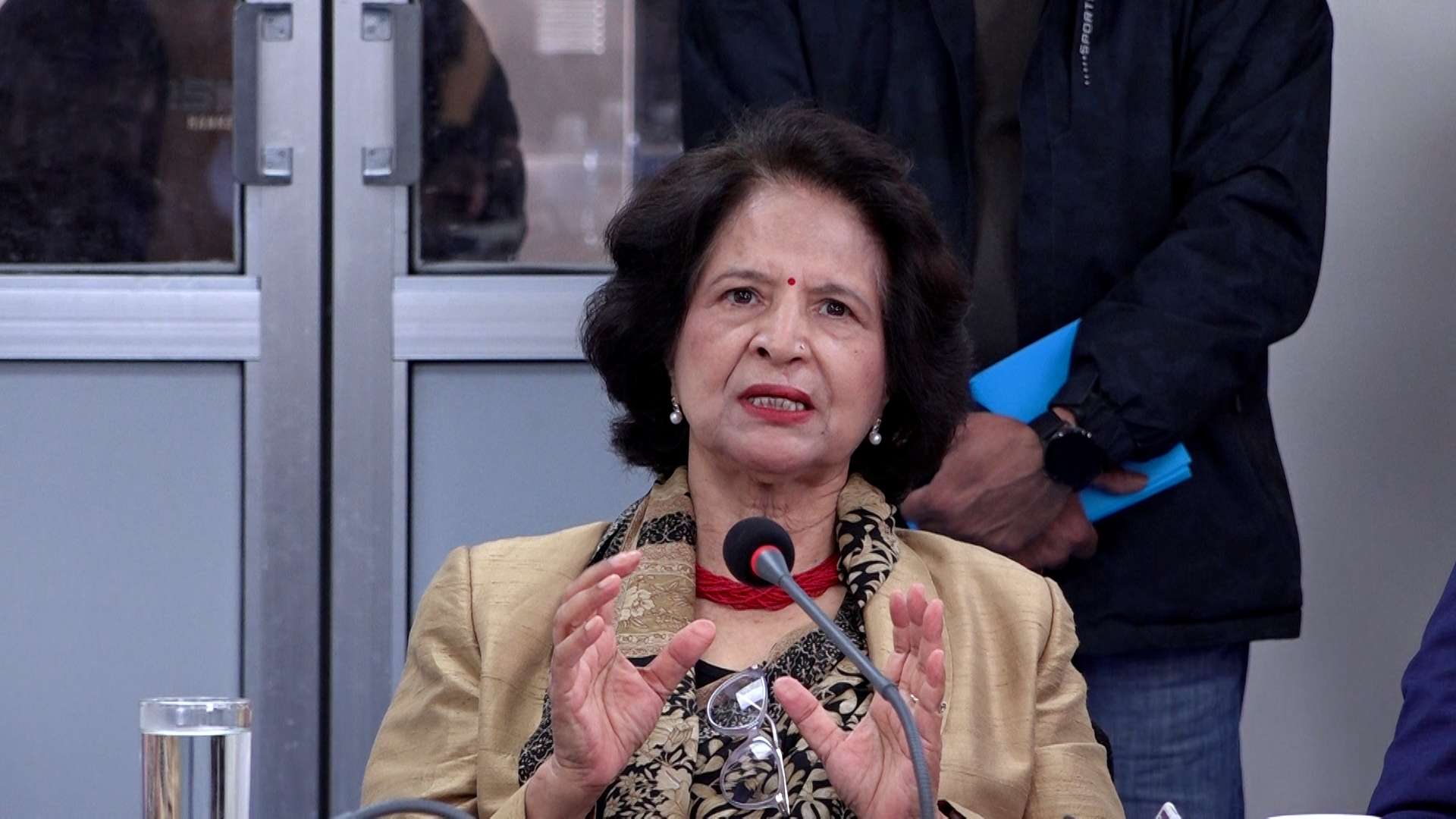 औषधि व्यवसायीहरूले उत्पादनको उचित मूल्य पाएका छैनन...